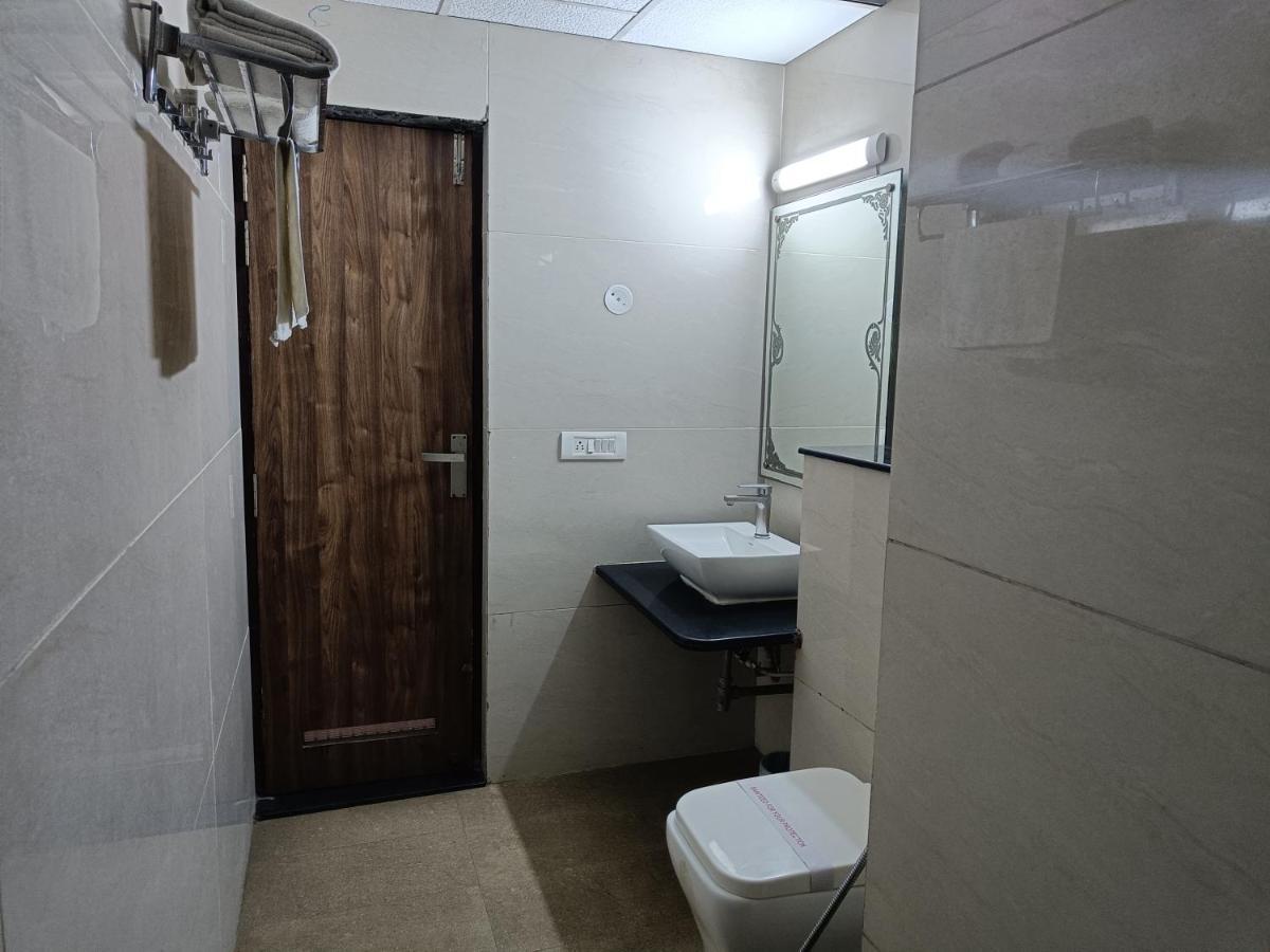 Hotel The Dwelling Paradise Greater Noida Exteriér fotografie