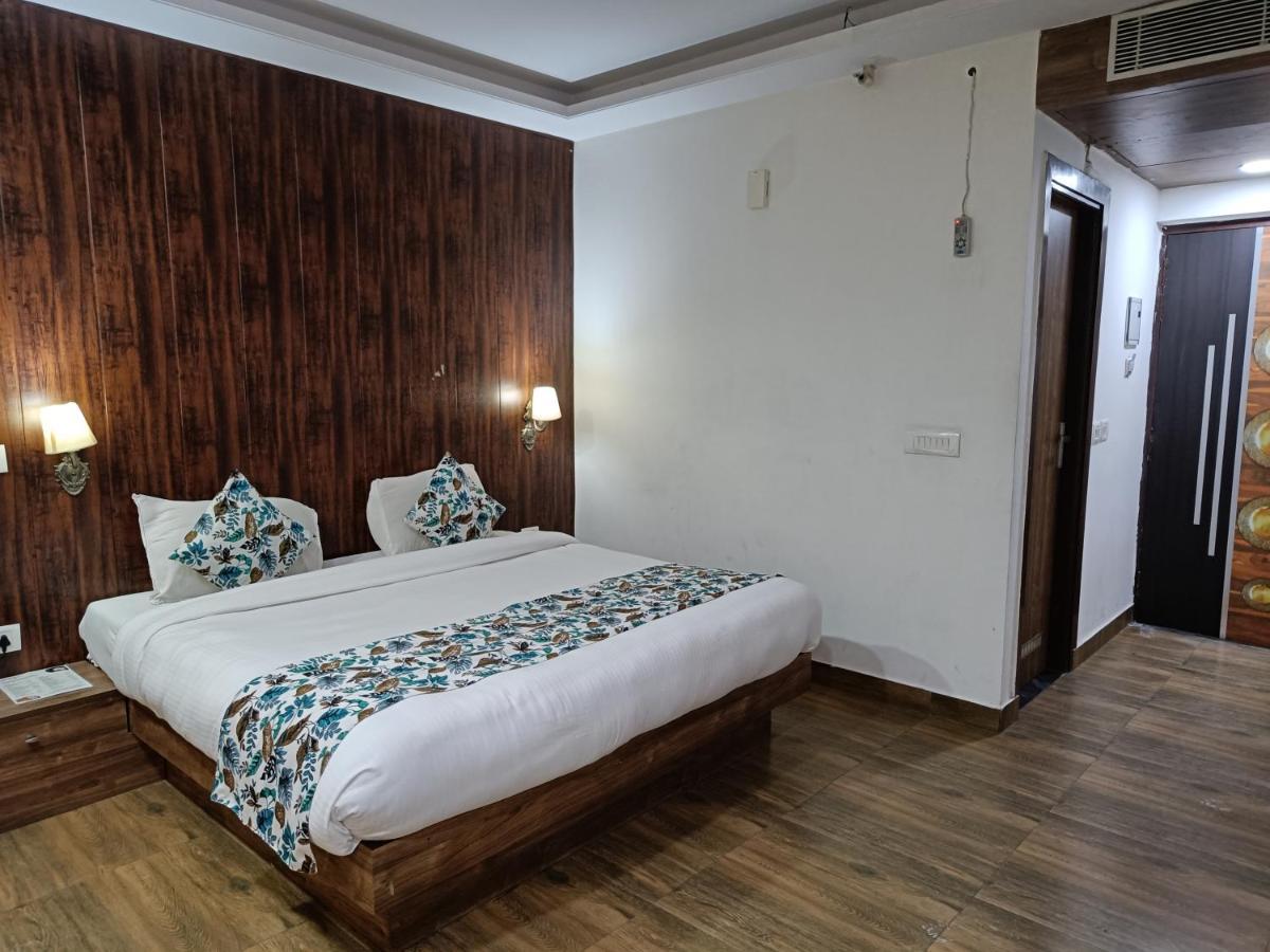 Hotel The Dwelling Paradise Greater Noida Exteriér fotografie