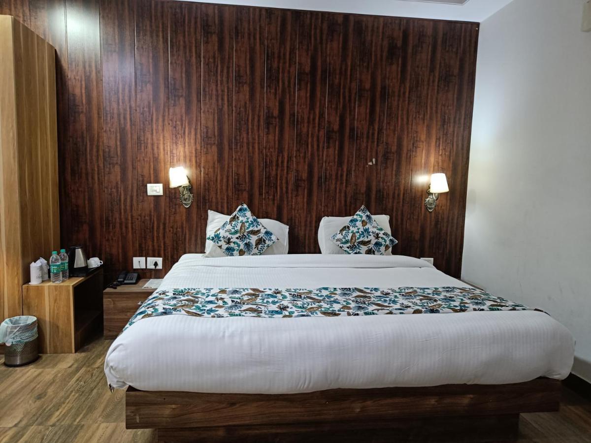 Hotel The Dwelling Paradise Greater Noida Exteriér fotografie