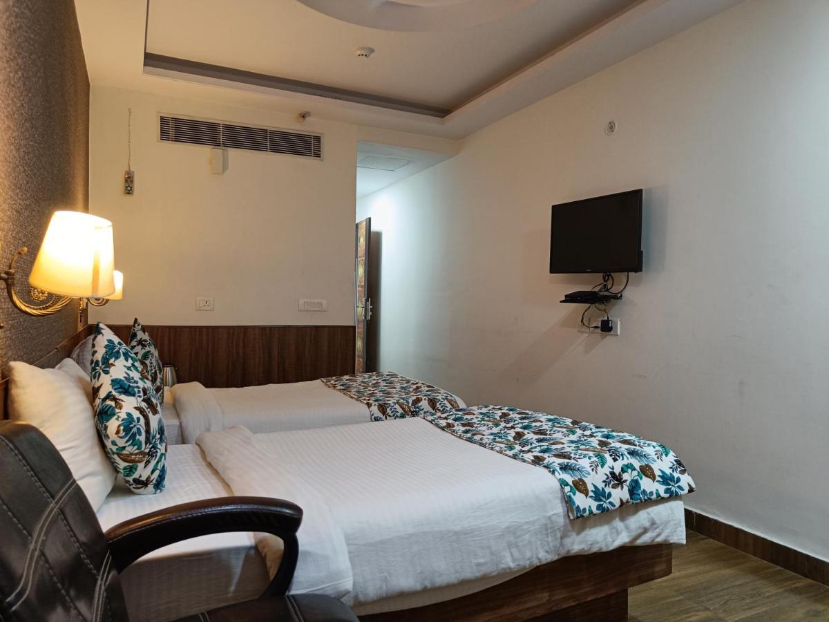 Hotel The Dwelling Paradise Greater Noida Exteriér fotografie