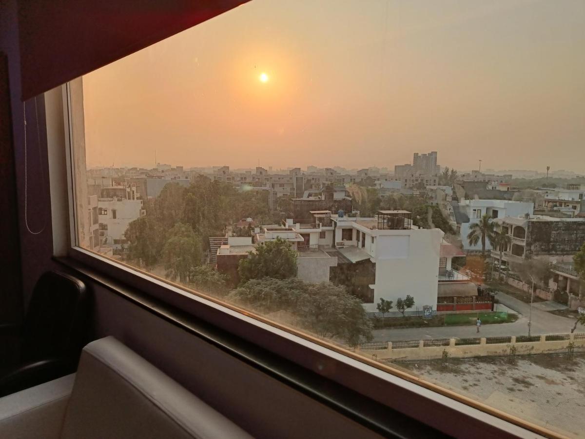 Hotel The Dwelling Paradise Greater Noida Exteriér fotografie