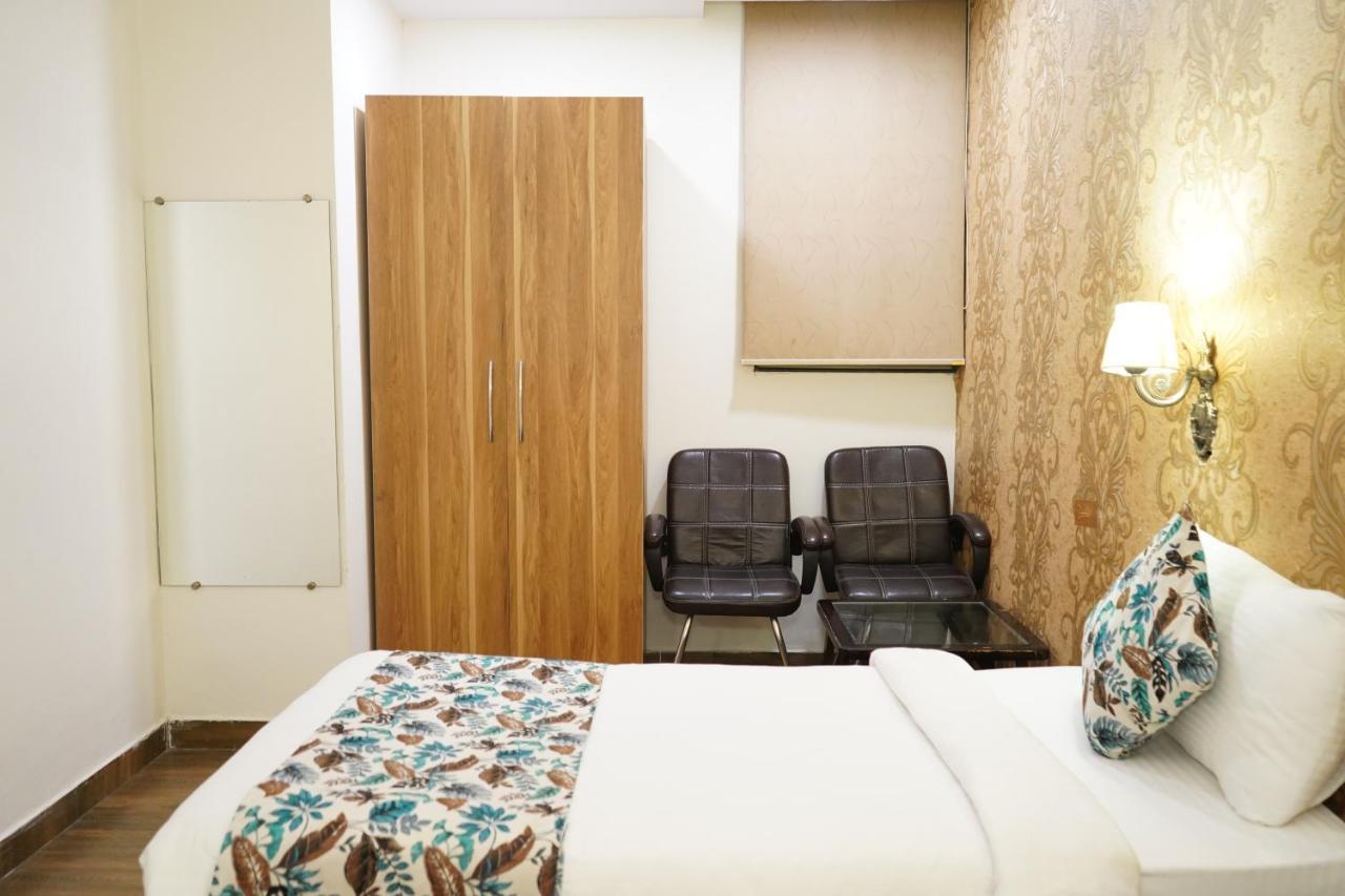 Hotel The Dwelling Paradise Greater Noida Exteriér fotografie