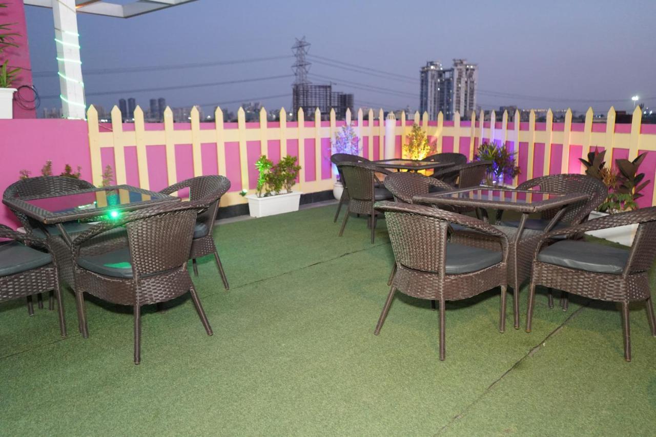 Hotel The Dwelling Paradise Greater Noida Exteriér fotografie